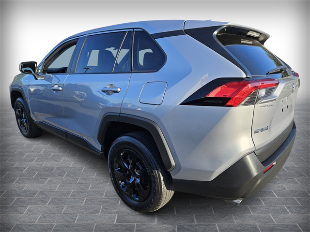 2024 Toyota RAV4 LE photo 4