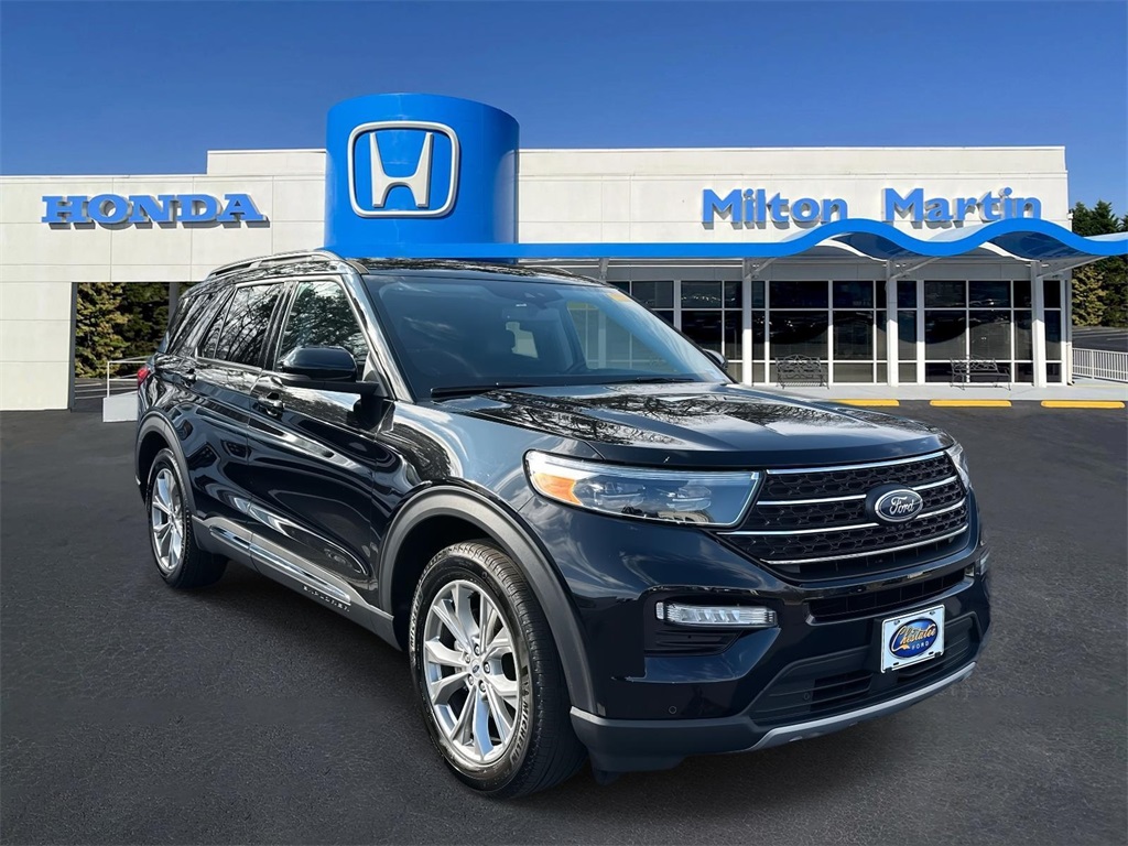 2023 Ford Explorer XLT's photo