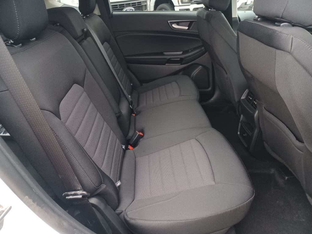 2024 Ford Edge SE photo 9