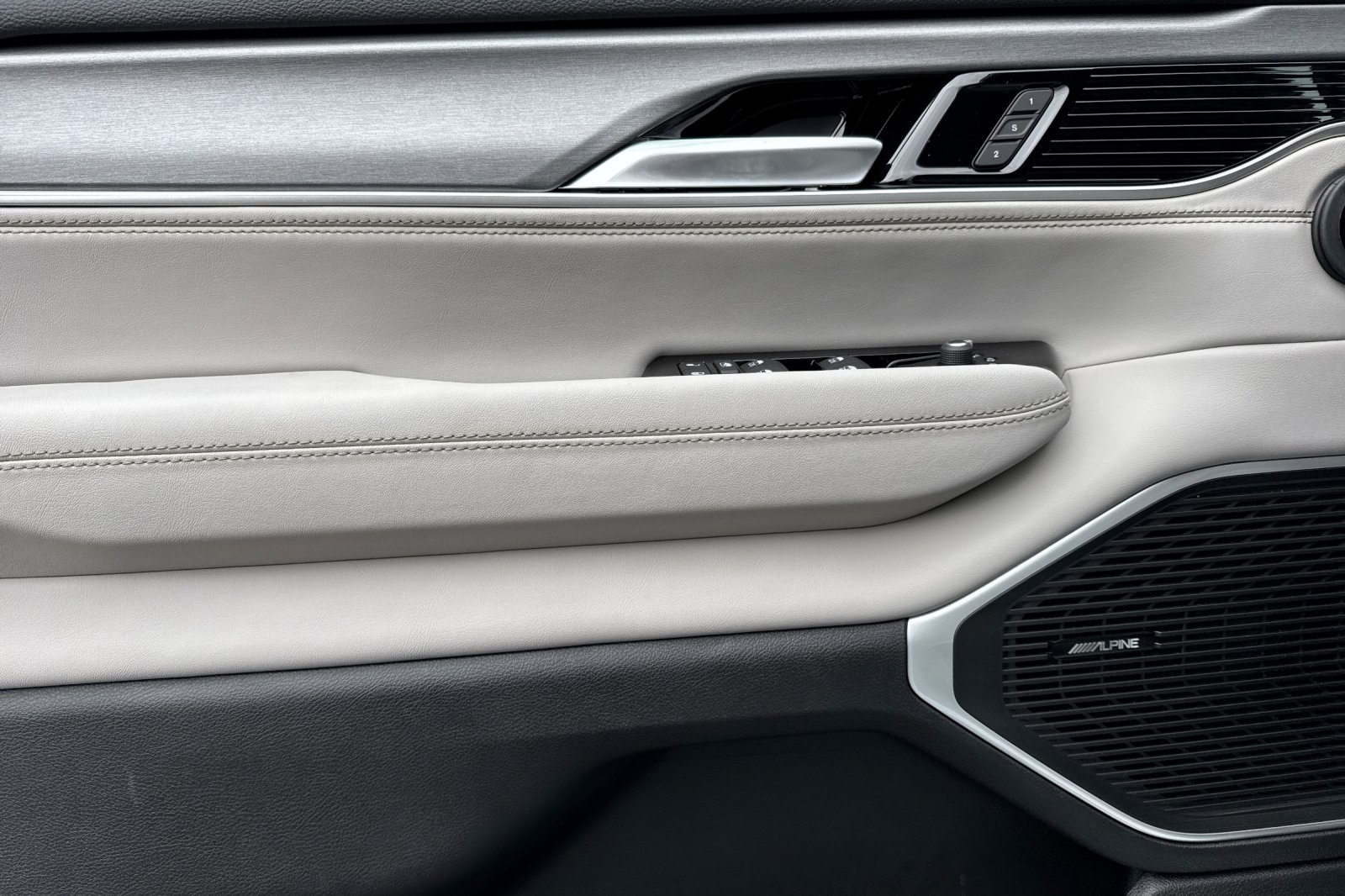 2025 Jeep Wagoneer Base photo 10