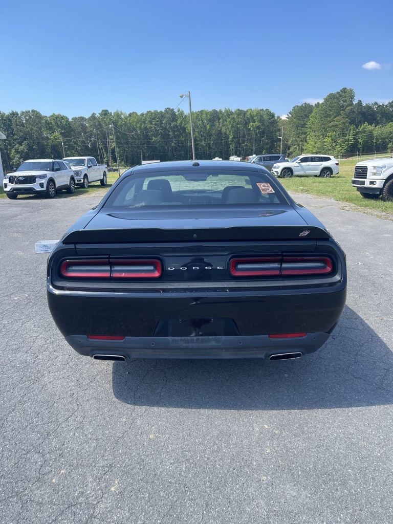 2022 Dodge Challenger GT photo 4