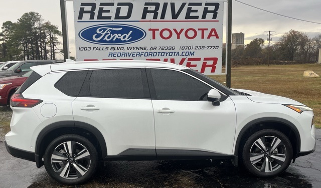 2024 Nissan Rogue SL's photo