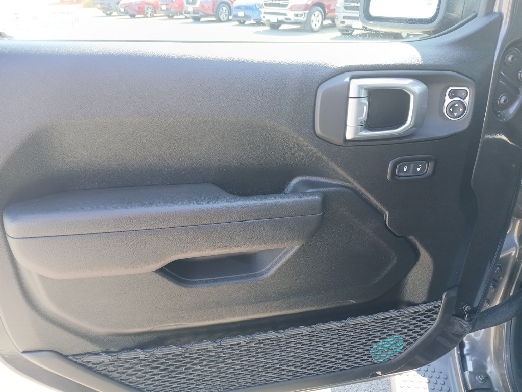2023 Jeep Wrangler Sport S photo 21