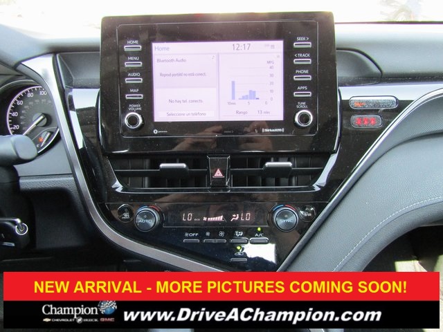 2022 Toyota Camry SE photo 9