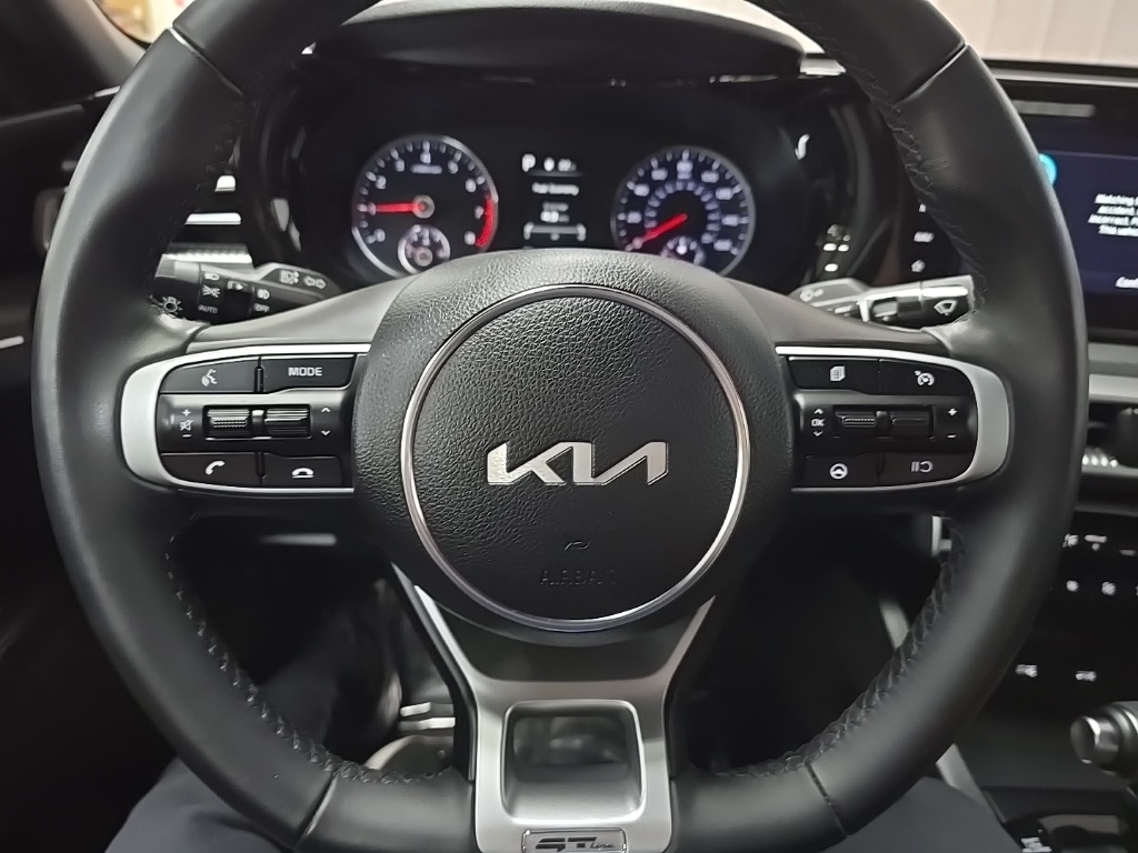 2023 Kia K5 GT-Line photo 18