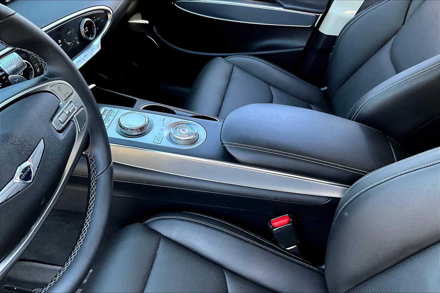 2024 Genesis GV70 2.5T photo 13