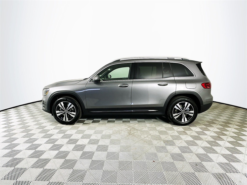 2025 Mercedes Benz GLB 250 photo 4