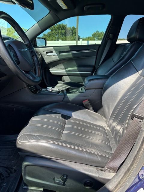 2017 Chrysler 300 photo 10