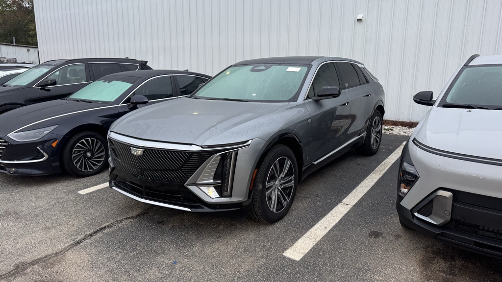 Used 2024 Cadillac LYRIQ Luxury 1 with VIN 1GYKPPRK8RZ106460 for sale in Newnan, GA