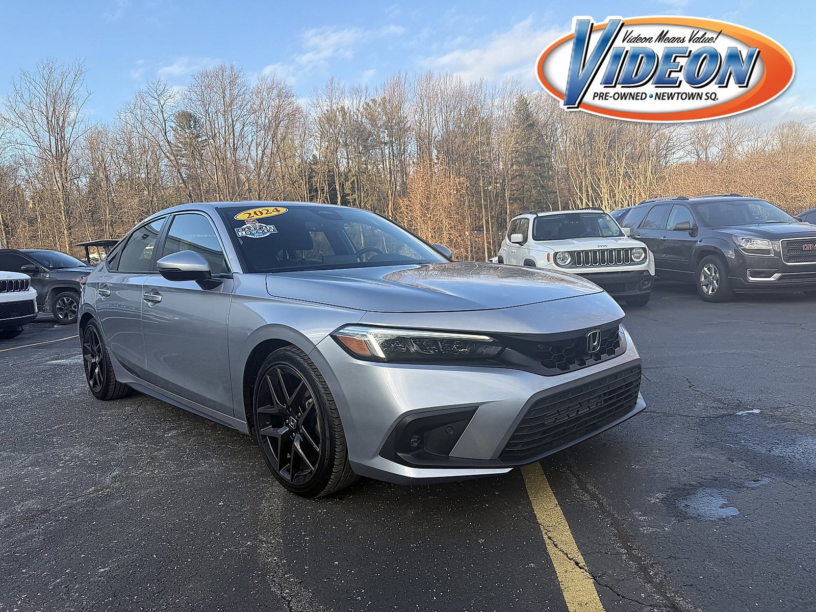 2024 Honda Civic Hatchback Sport Touring's photo