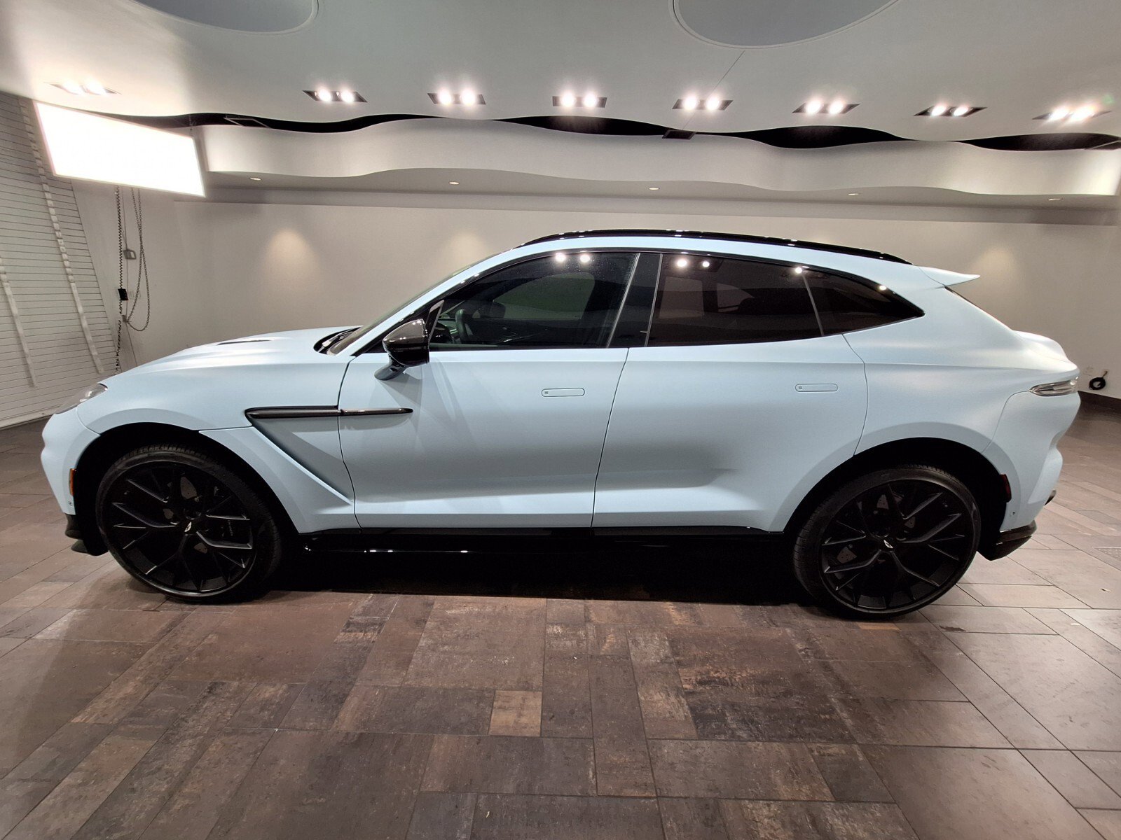 2025 Aston Martin DBX AM8 DBX707 photo 24