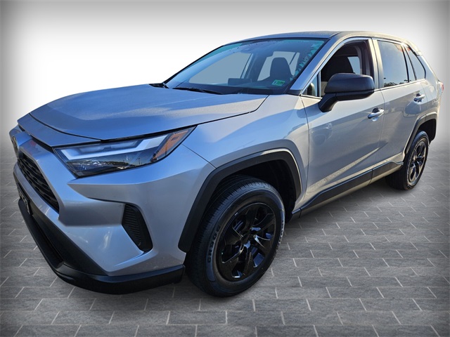 2024 Toyota RAV4 LE photo 2
