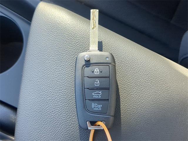 2025 Hyundai Elantra SE photo 24