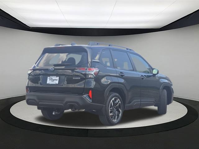 2025 Subaru Forester Premium photo 4