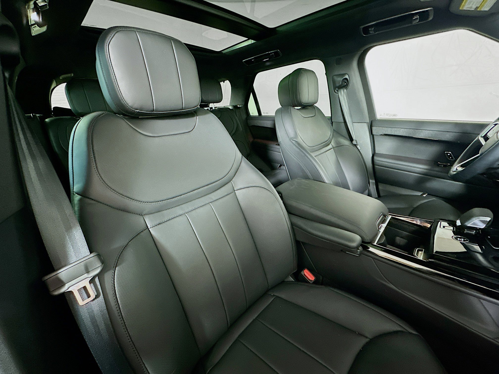2024 Land Rover Range Rover Sport SE photo 23