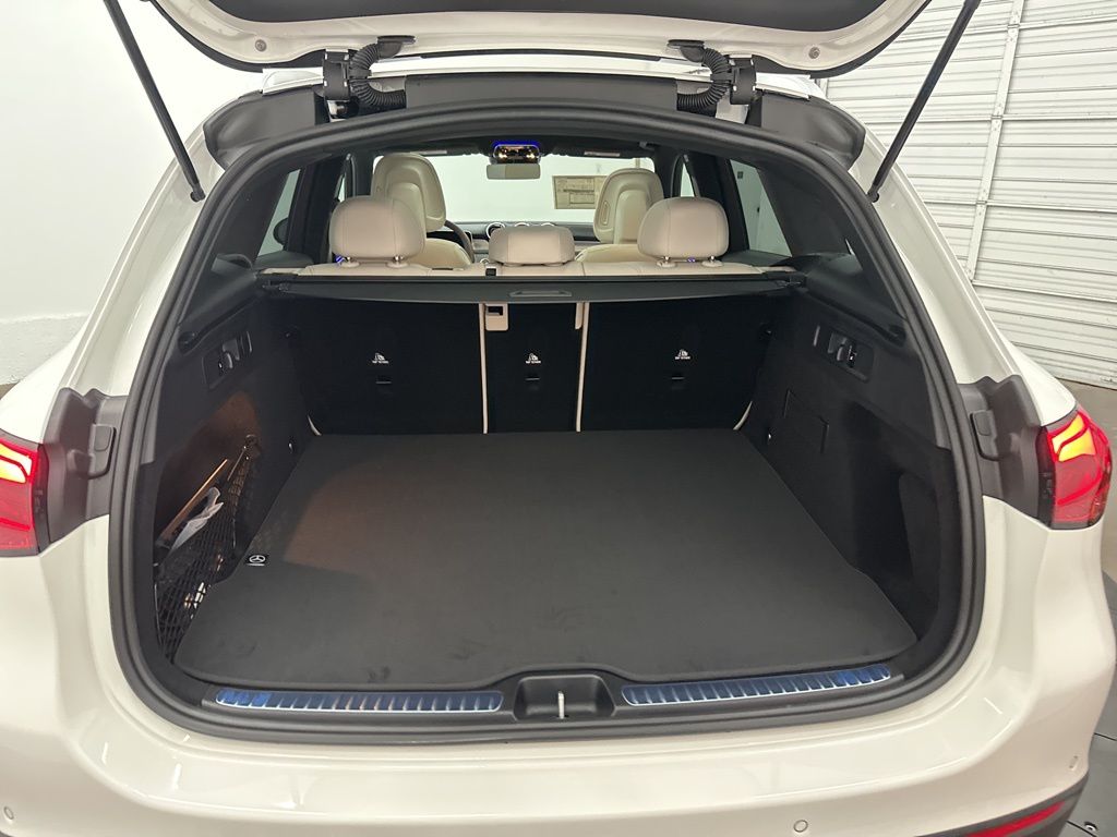 2026 Mercedes Benz GLC 300 photo 20