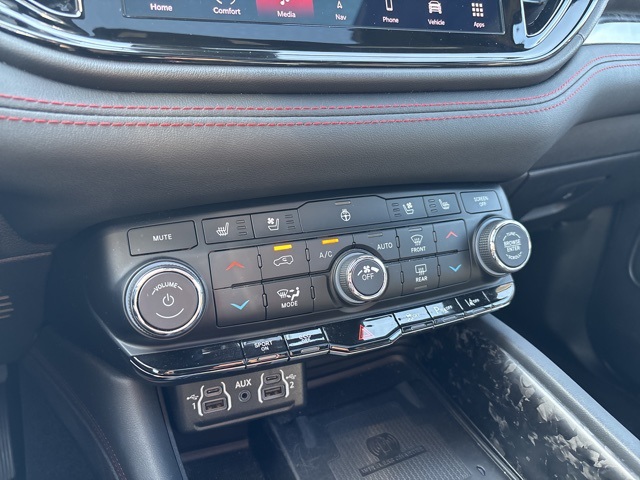 2023 Dodge Durango R/T photo 12