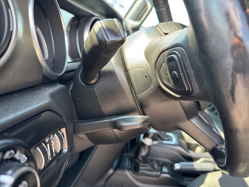2021 Jeep Gladiator Willys photo 41