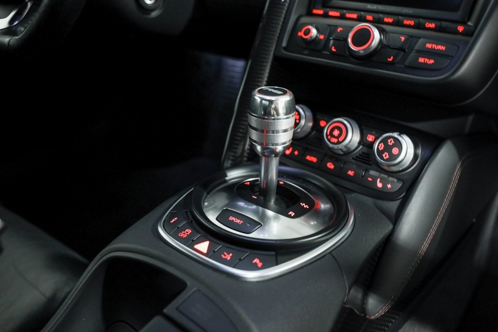 2012 Audi R8 Coupe photo 29