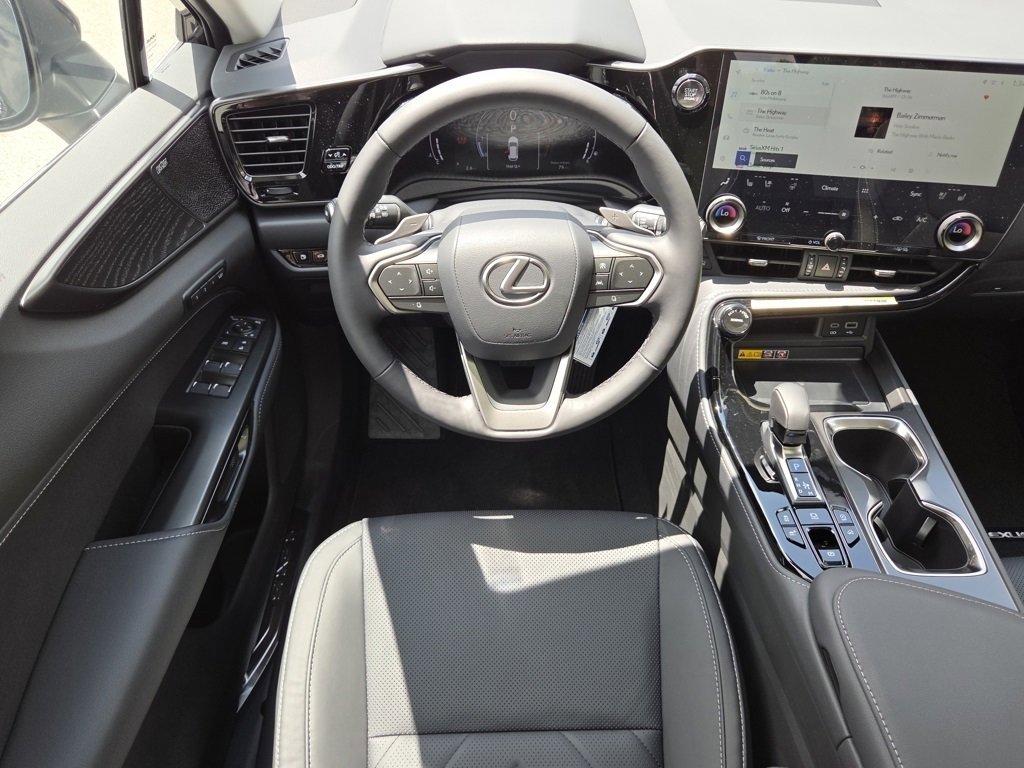 2025 Lexus NX 350 Luxury AWD photo 4