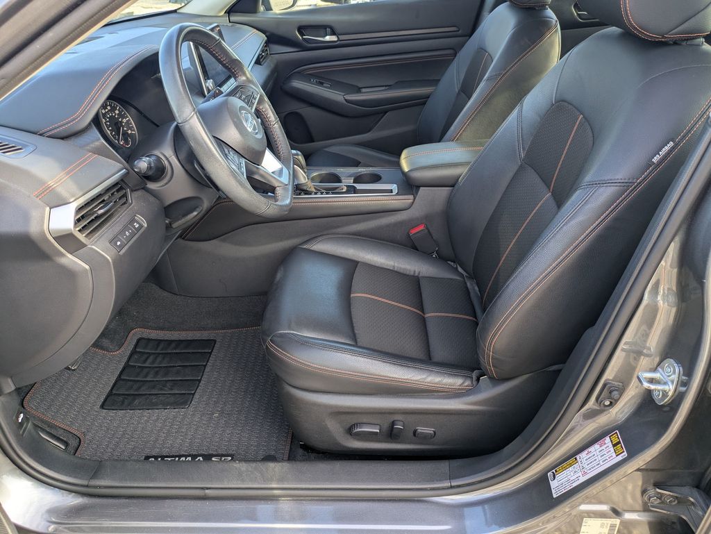 2022 Nissan Altima 2.5 SR photo 12