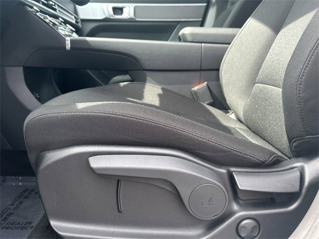 2025 Hyundai Santa Fe SE photo 9