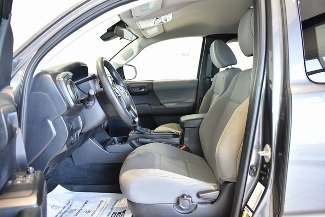 2021 Toyota Tacoma SR 4x4 Access Cab photo 14