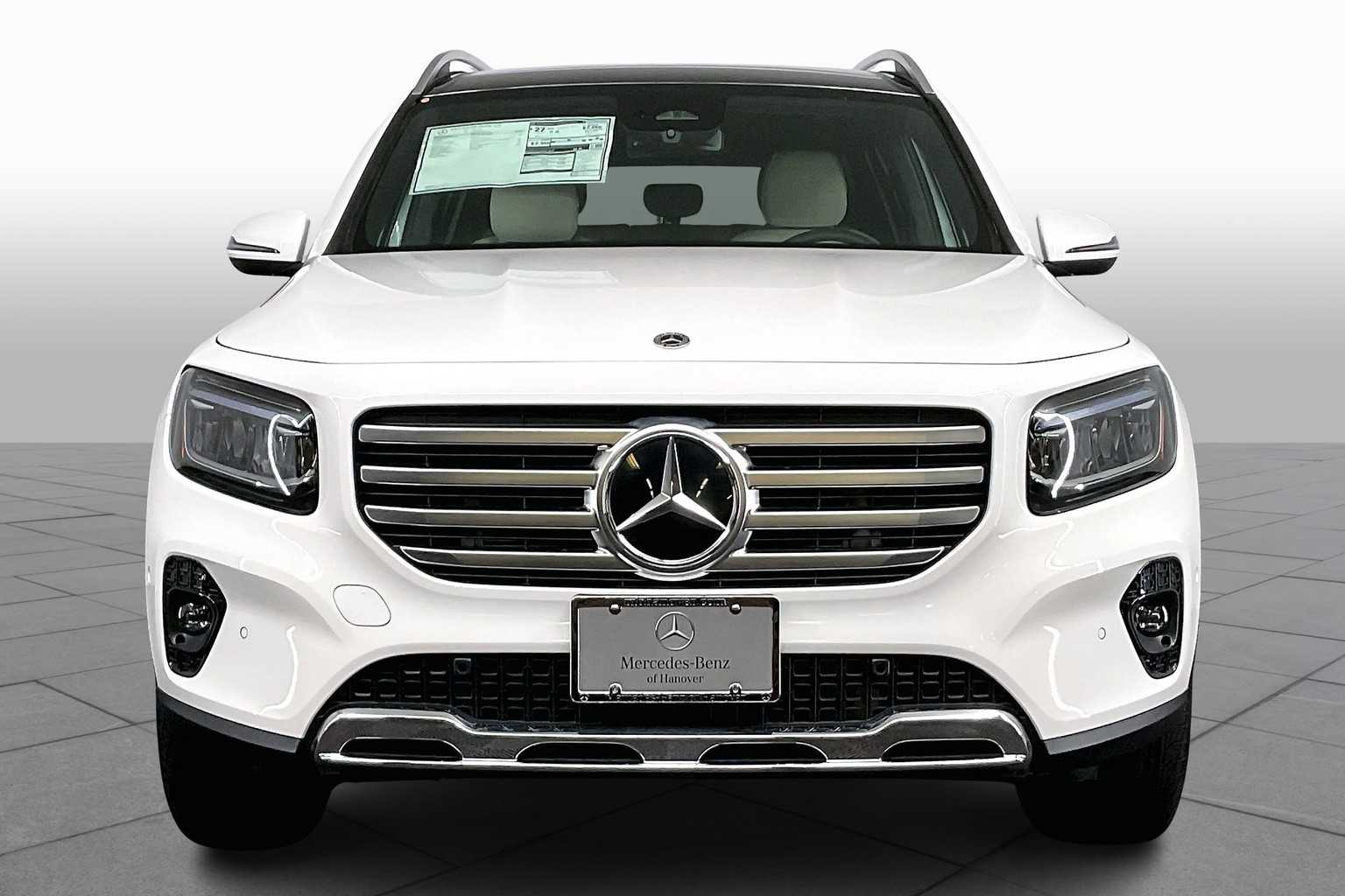 2025 Mercedes Benz GLB 250 4MATIC photo 3