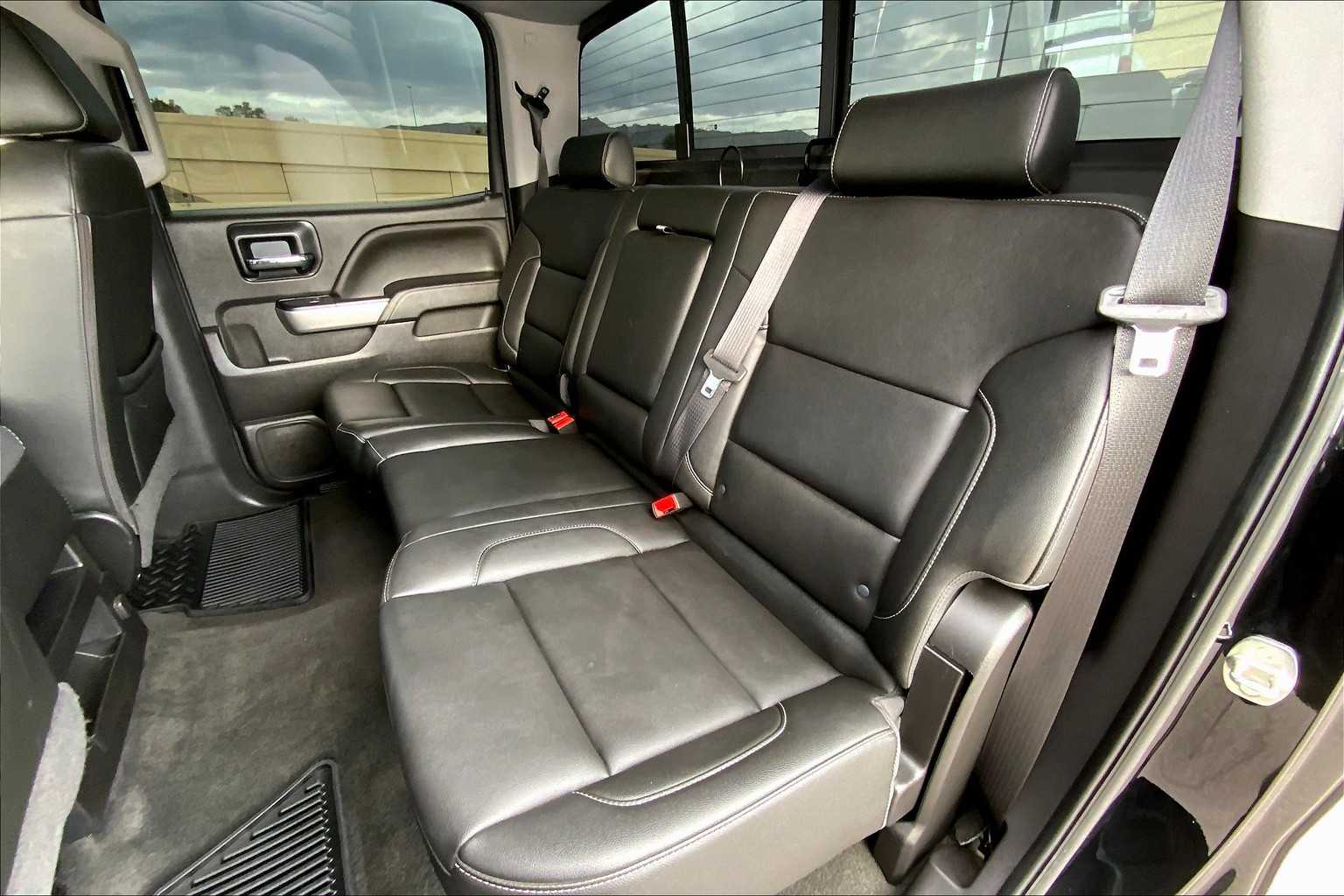 2018 Chevrolet Silverado 1500 LT photo 18