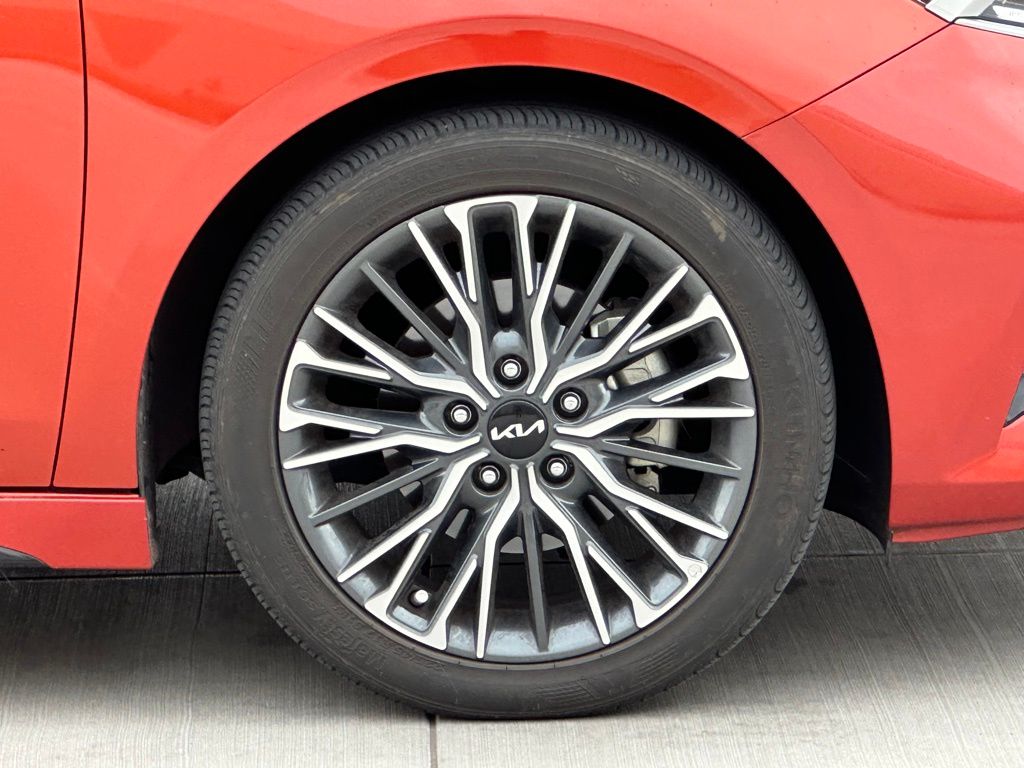 2023 Kia Forte GT-Line photo 5