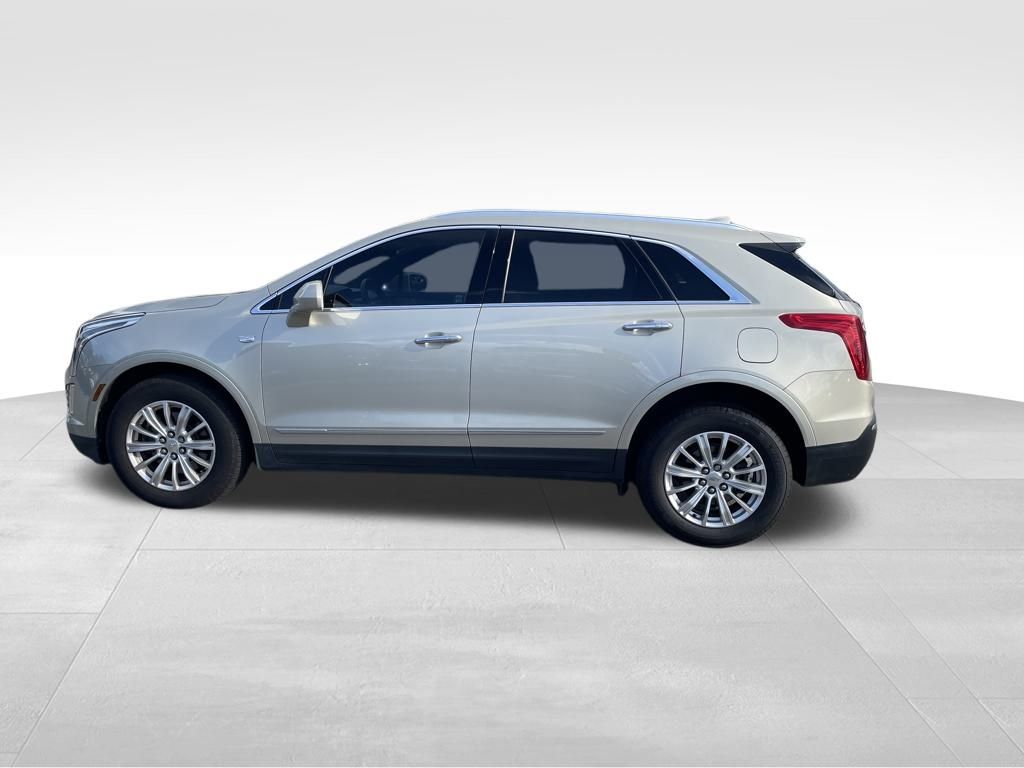 2017 Cadillac XT5 Base photo 2