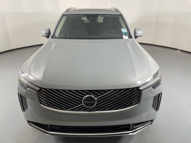2025 Volvo XC90 B5 AWD Plus photo 3