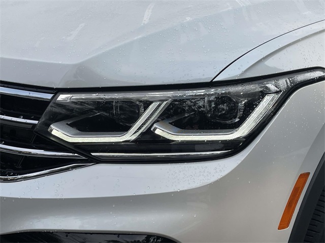 2022 Volkswagen Tiguan SEL Premium R-Line photo 8
