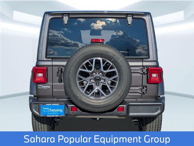 2025 Jeep Wrangler Sahara photo 4