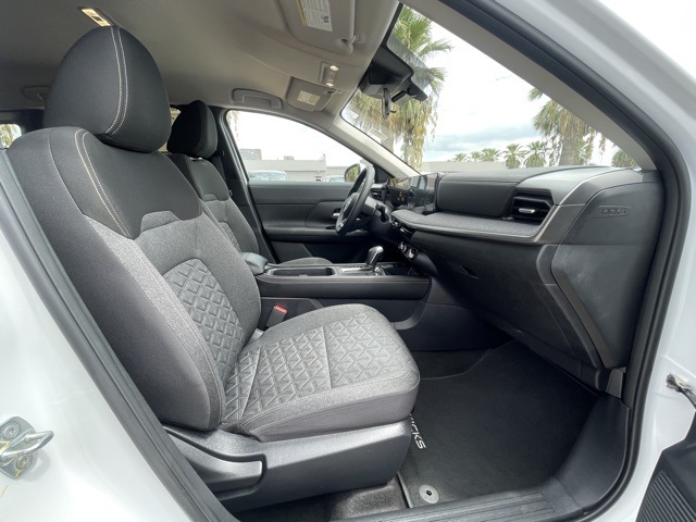 2025 Nissan Kicks SV photo 20
