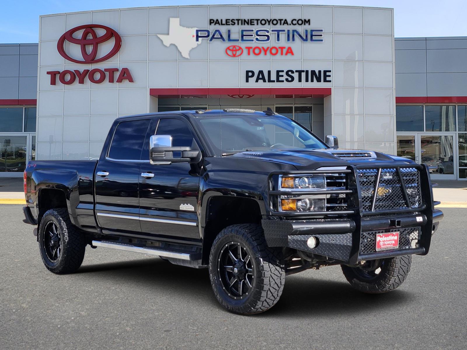 2018 Chevrolet Silverado HD High Country's photo