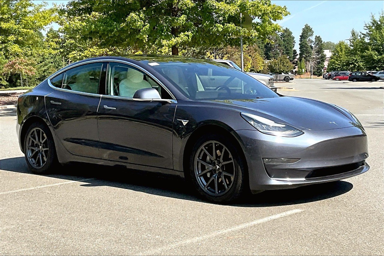 2020 Tesla Model 3 Long Range photo 2