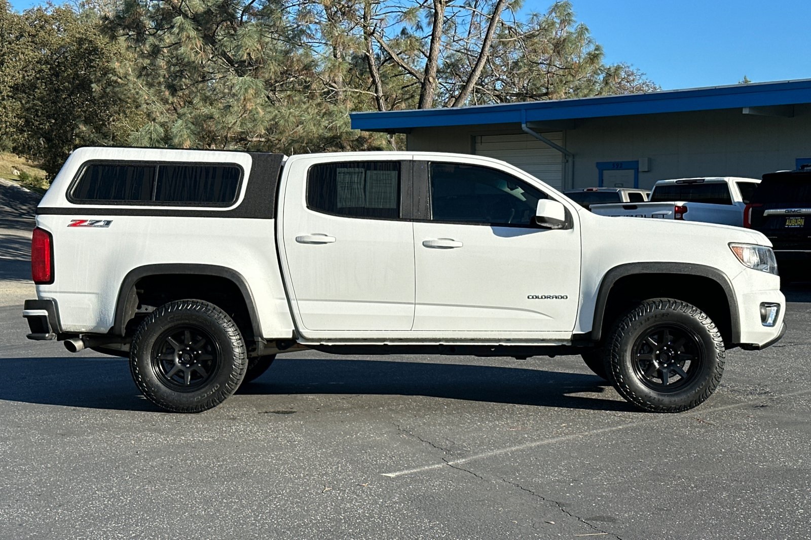 2017 Chevrolet Colorado Z71 photo 3
