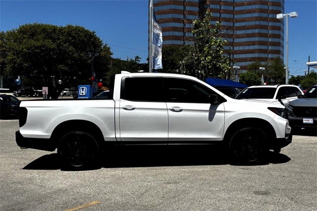 2025 Honda Ridgeline Sport photo 3