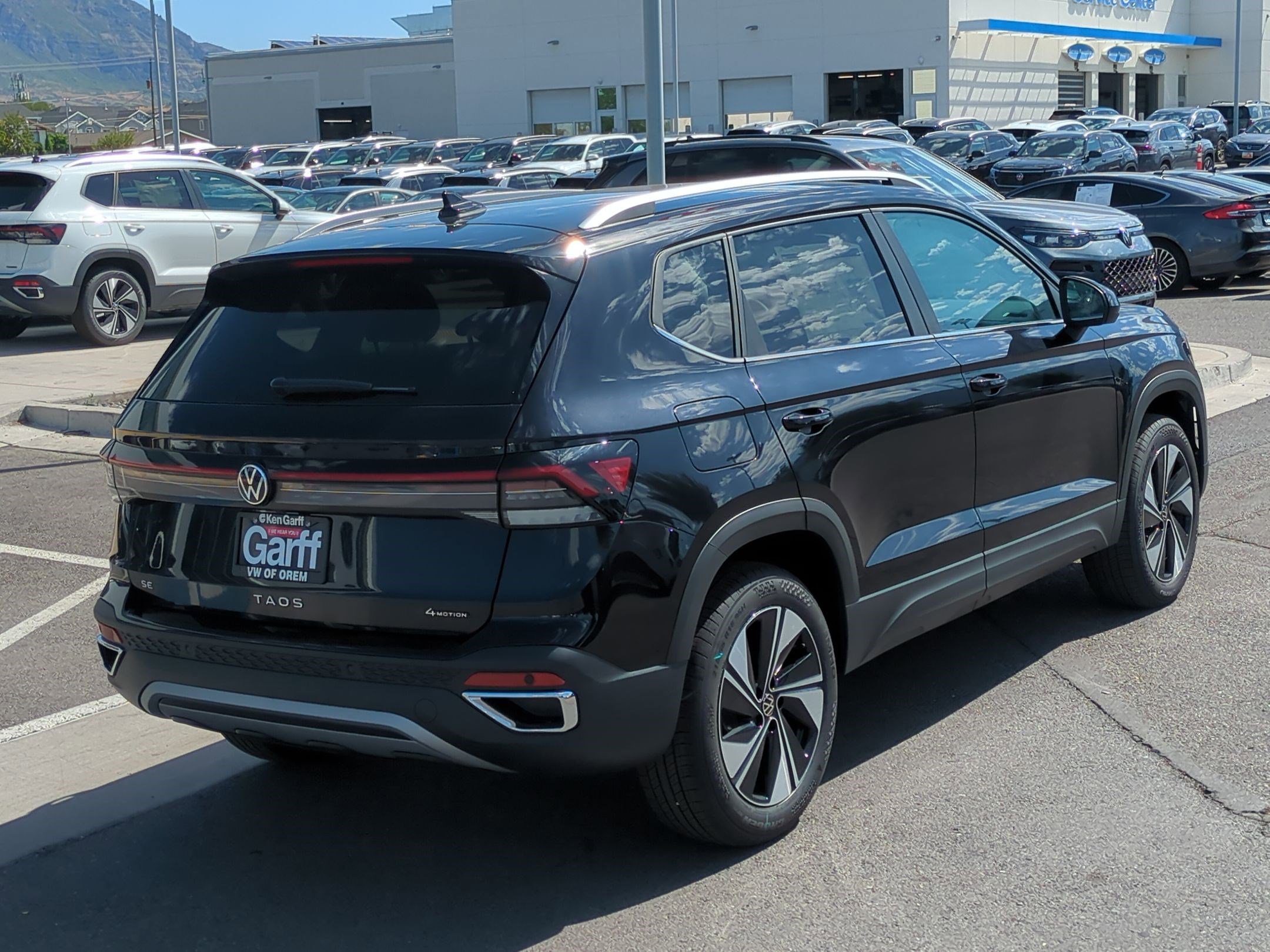 2025 Volkswagen Taos SE photo 2