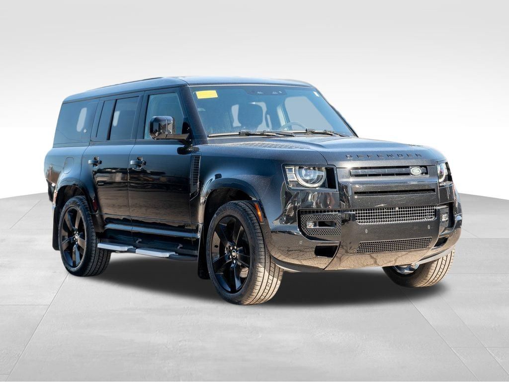 2024 Land Rover Defender 130 V8 photo 3