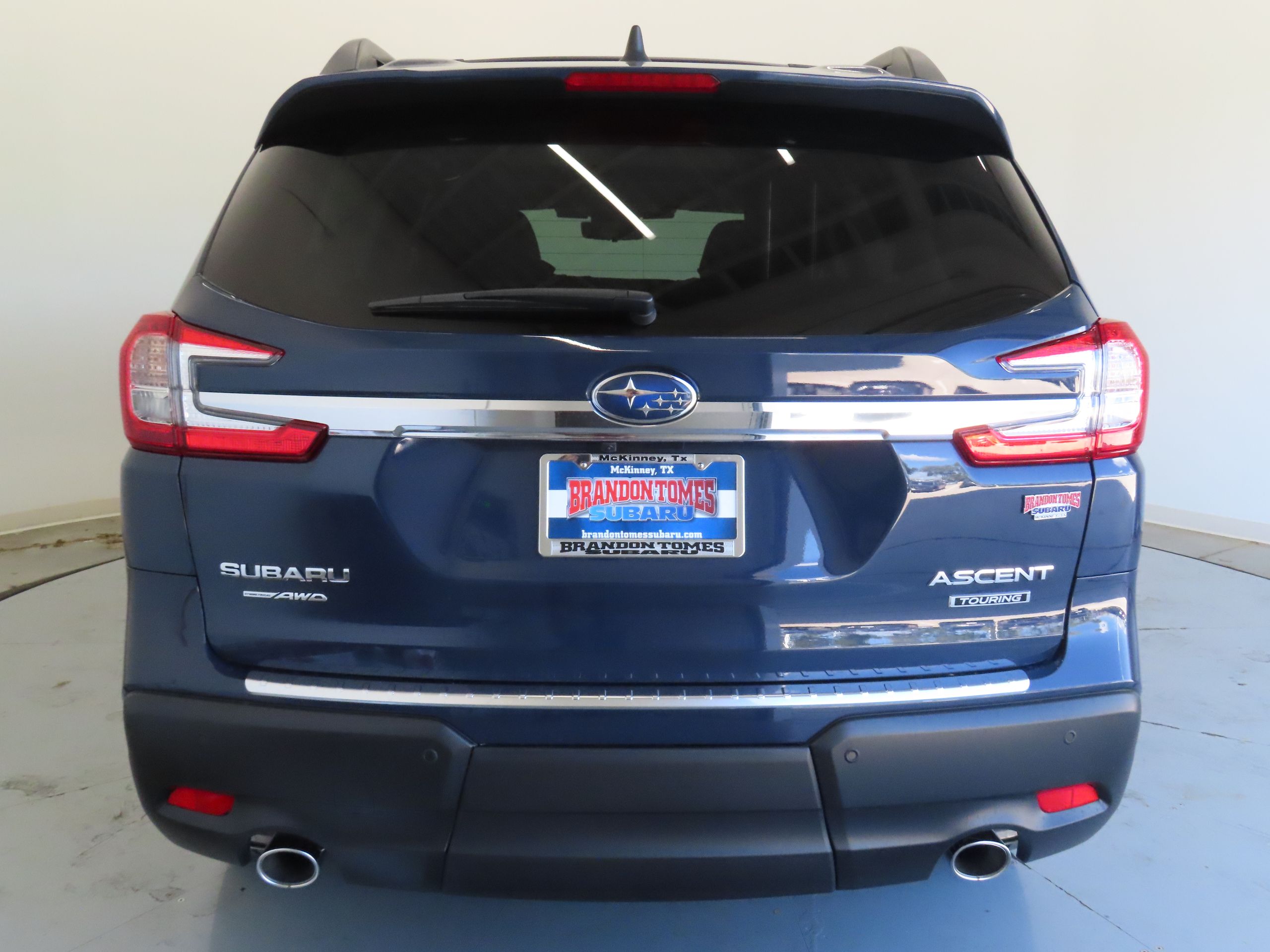 2025 Subaru Ascent Touring photo 4