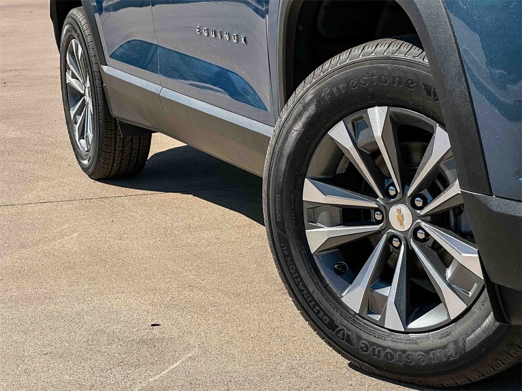 2026 Chevrolet Equinox LT photo 2