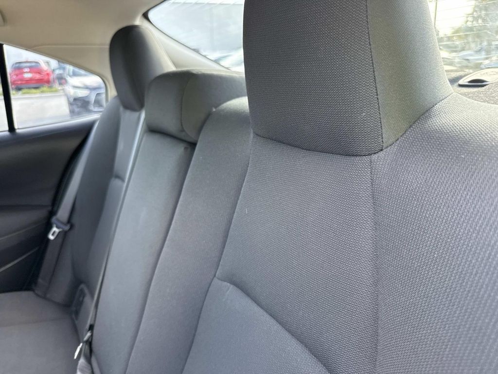 2022 Toyota Corolla LE photo 12