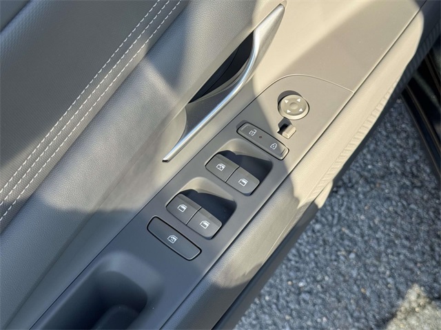 2024 Hyundai Elantra SEL Convenience photo 27