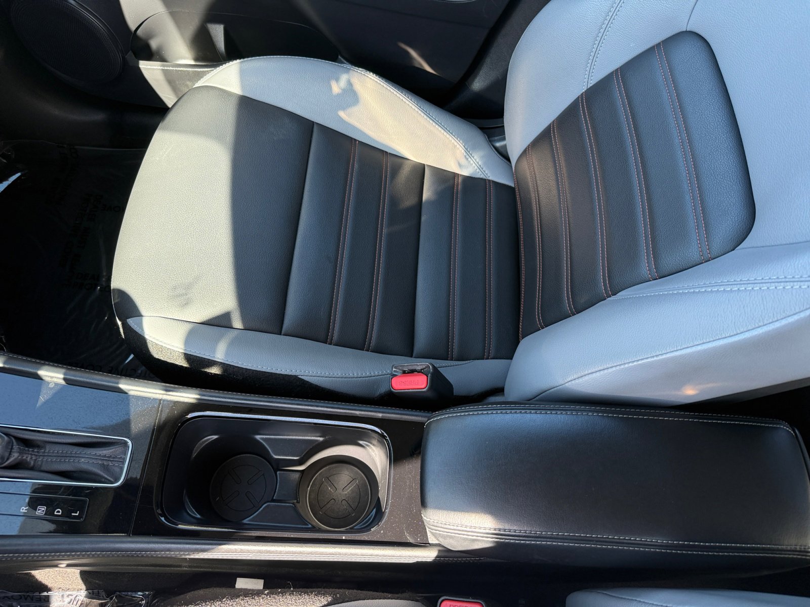 2023 Nissan Kicks SR photo 11