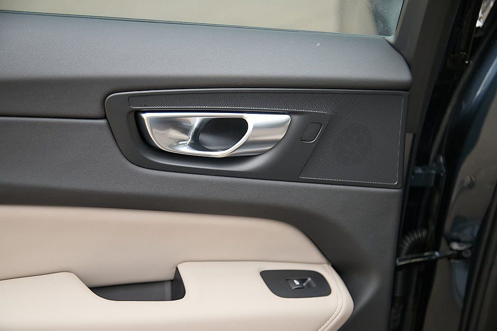 2026 VOLVO XC60 - Image 20