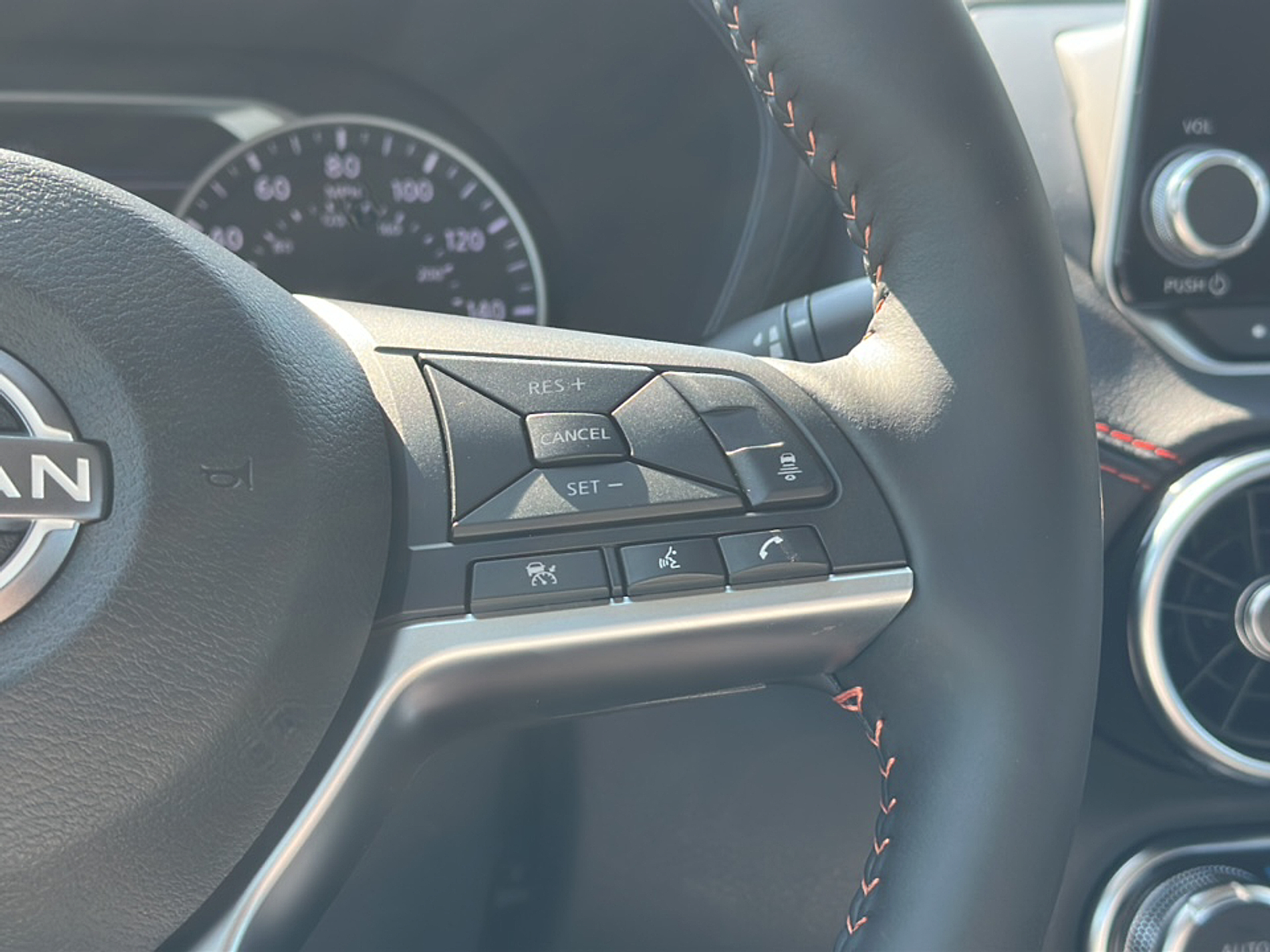 2025 Nissan Sentra SR photo 9