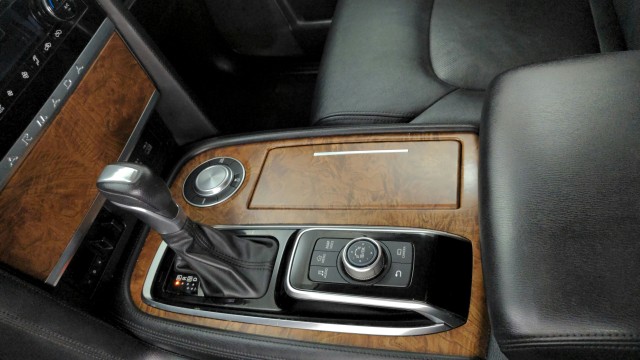 Used 2023  Nissan SL image 19