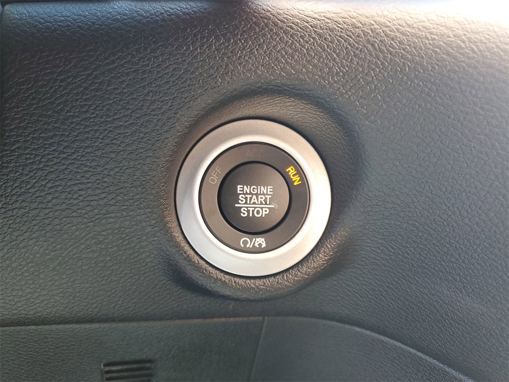 2026 Chrysler Voyager LX photo 19